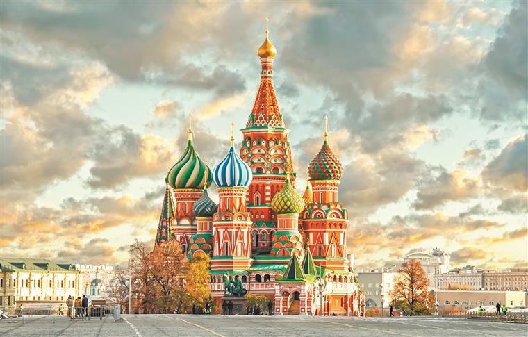 Best Places To Visit In Moscow Top 10 Attractions Ng Moscow Is A Hot Favorite Destination In Russia It Comprises Of Monasteries Palaces Museums Parks Cathedrals Towers Hills And Galleries