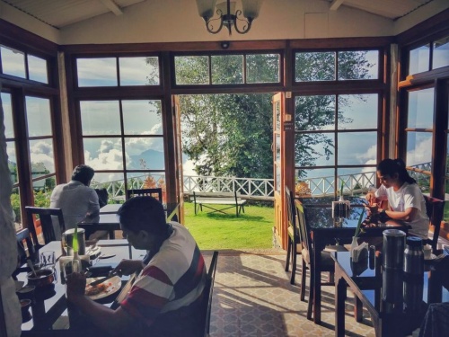 Ever heard of enjoying breakfast in the clouds? Take your family here for a wonderful vacation